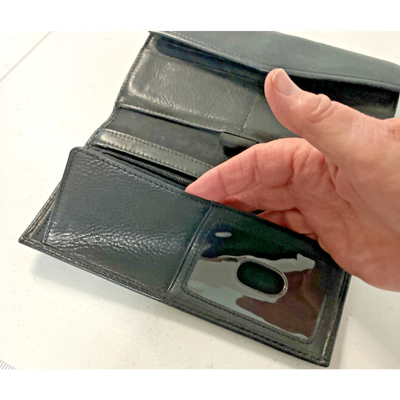 Fossil Black Leather Crossbody Wallet Organizer Purse with Removable Strap - Picture 4 of 8